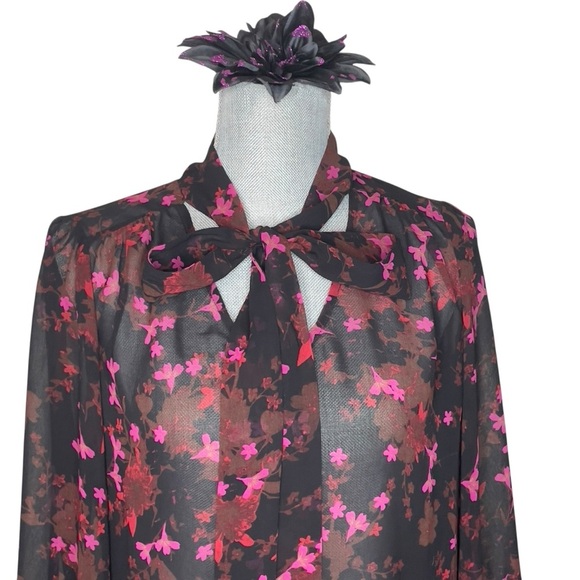 CAbi Style #3860 Candlelight Floral Sheer Long Sleeve Elastic Cuff Blouse Sz XS - Picture 3 of 12